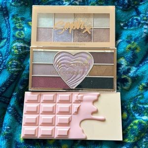 Makeup Revolution & I heart Revolution highlighter palettes